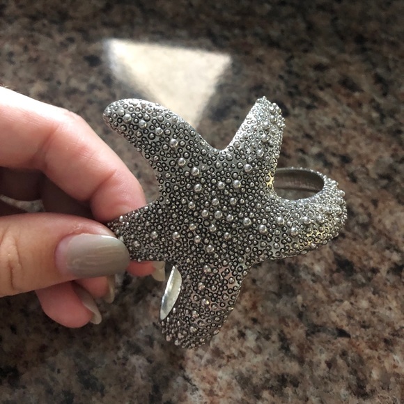 ✨✨ Starfish Bangle ✨✨ - Picture 2 of 9